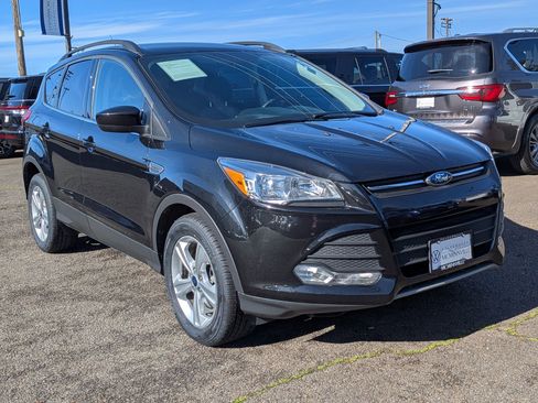 Used 2015 Ford Escape SE w/ Equipment Group 201A image 7