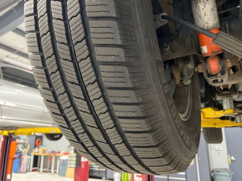 Used 2007 Cadillac Escalade AWD w/ Climate Package image 32