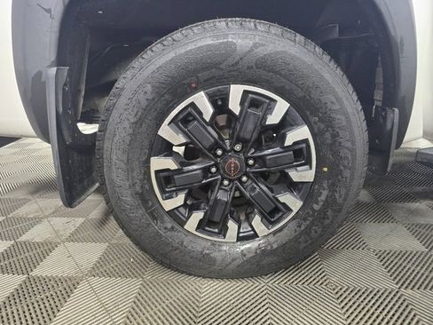 Used 2022 Nissan Frontier PRO-4X image 20