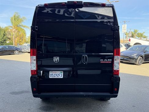 Used 2021 RAM ProMaster 2500 w/ Convenience Group FWD image 6
