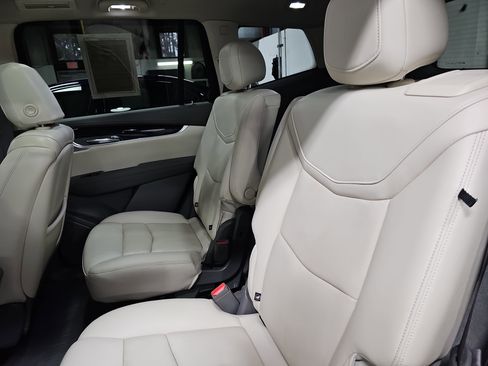 Used 2023 Cadillac XT6 Premium Luxury image 14