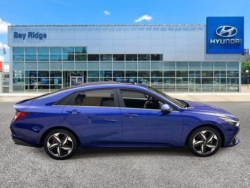 Used 2023 Hyundai Elantra Limited w/ Cargo Package FWD image 2