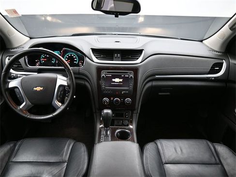 Certified 2017 Chevrolet Traverse LT w/ Style and Technology Package image 12