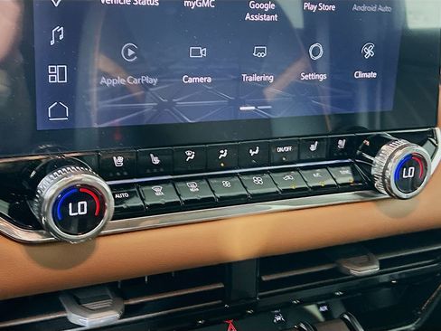 New 2026 GMC Canyon AT4 image 13