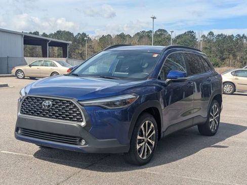 Certified 2023 Toyota Corolla Cross XLE image 7