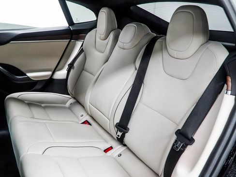 Used 2021 Tesla Model S Plaid image 35