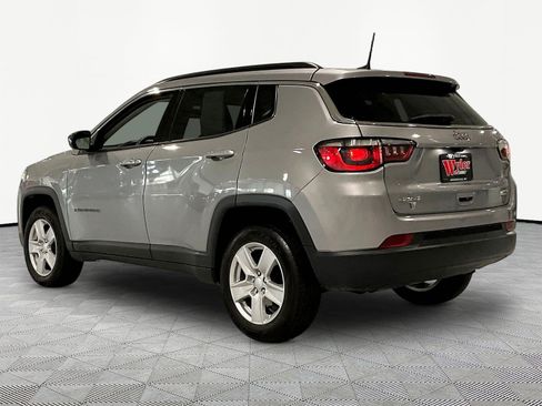 Used 2022 Jeep Compass Latitude AWD/4WD image 4
