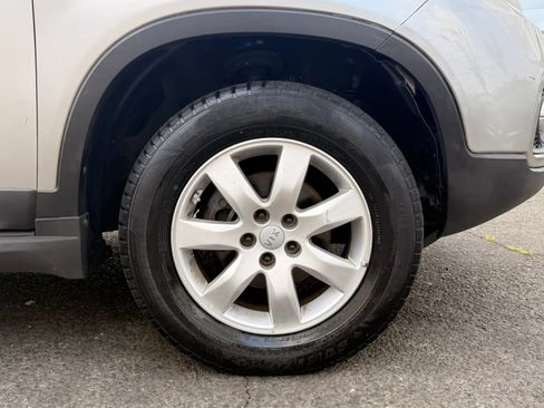 Used 2013 Kia Sorento LX w/ Value Pkg FWD image 28