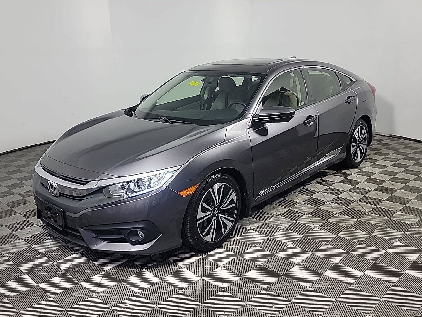 Certified 2018 Honda Civic EX-T image 11
