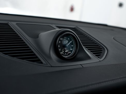 Certified 2026 Porsche Macan image 17