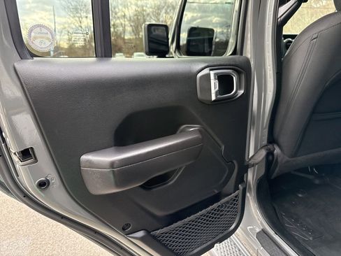 Used 2019 Jeep Wrangler Unlimited Sport S image 24