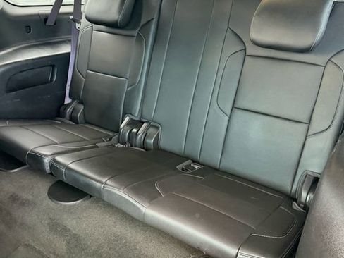Used 2017 Chevrolet Suburban Premier image 11