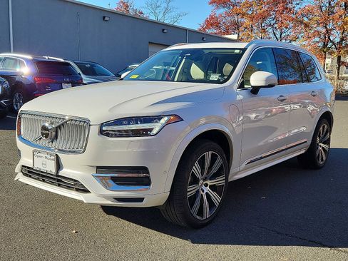 Certified 2024 Volvo XC90 T8 Ultimate w/ Protection Package Premier image 3