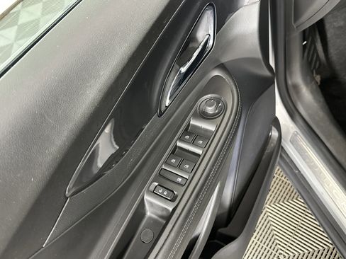 Used 2022 Buick Encore Preferred w/ Safety Package image 25