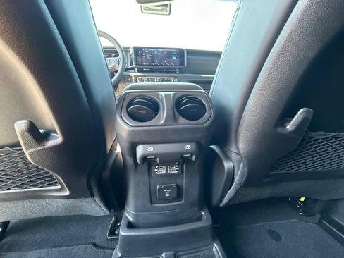 Used 2024 Jeep Wrangler Unlimited Rubicon w/ Technology Group AWD/4WD image 12