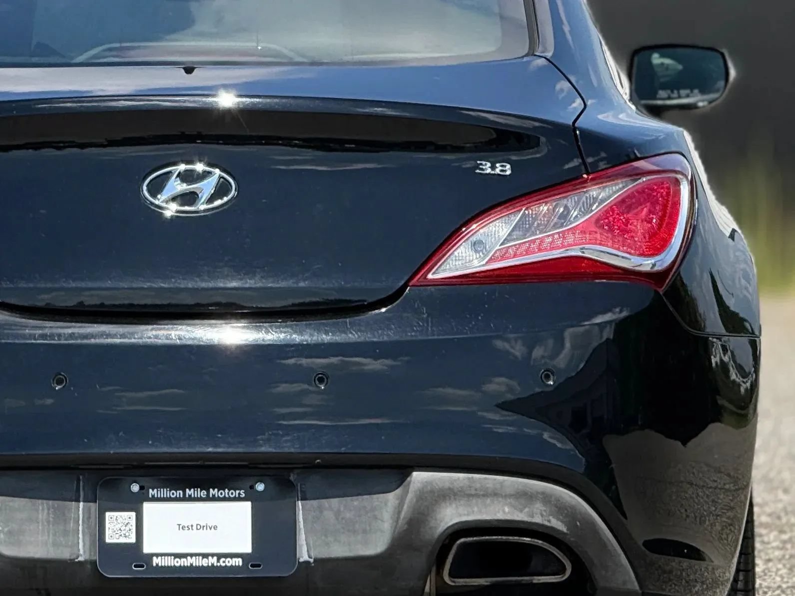 Used 2013 Hyundai Genesis 3.8 RWD image 14