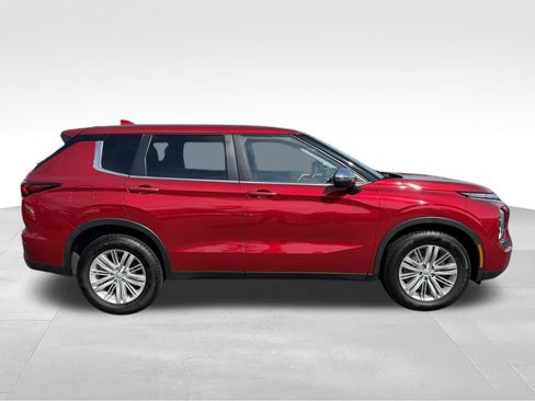 Used 2022 Mitsubishi Outlander ES AWD/4WD image 4