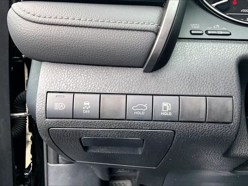 Used 2023 Toyota Camry SE FWD image 31