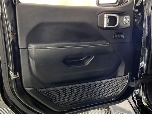 Used 2022 Jeep Gladiator Overland w/ Popular Equipment Package image 19