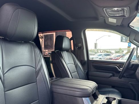 Used 2024 Chevrolet Silverado 2500 LT w/ Convenience Package image 31