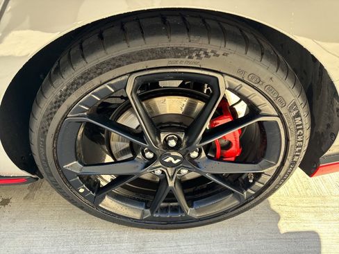 New 2025 Hyundai Elantra N Base image 21