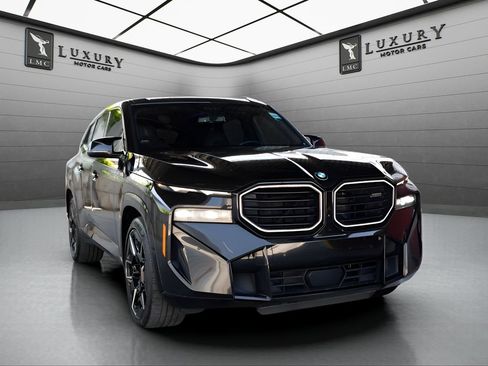 Used 2023 BMW XM AWD/4WD image 1