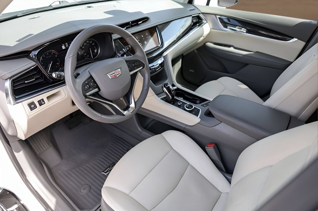Used 2023 Cadillac XT6 Premium Luxury FWD image 10