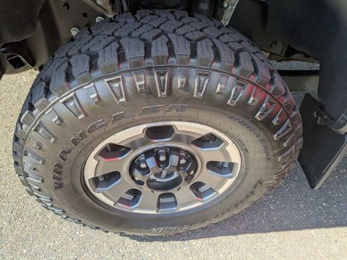 Used 2024 Ford F250 Lariat w/ Tremor Off-Road Package AWD/4WD image 25