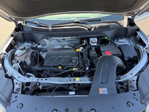 Used 2025 Chevrolet Trax LT image 31