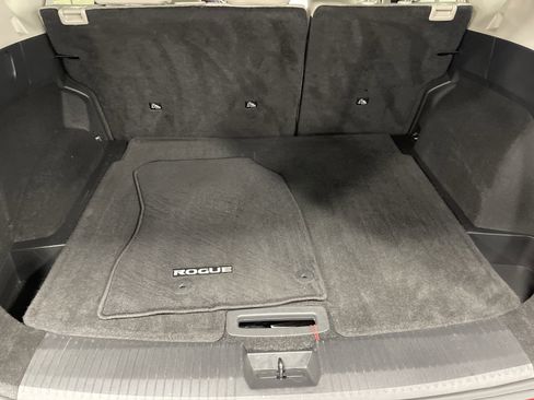 Used 2024 Nissan Rogue SV image 12