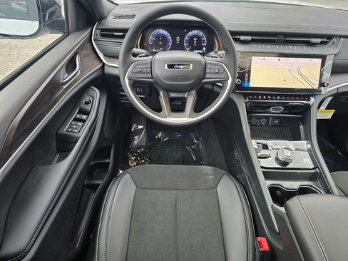 New 2026 Jeep Grand Cherokee Altitude AWD/4WD image 30