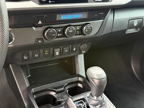 Used 2022 Toyota Tacoma TRD Sport w/ Technology Package RWD image 17