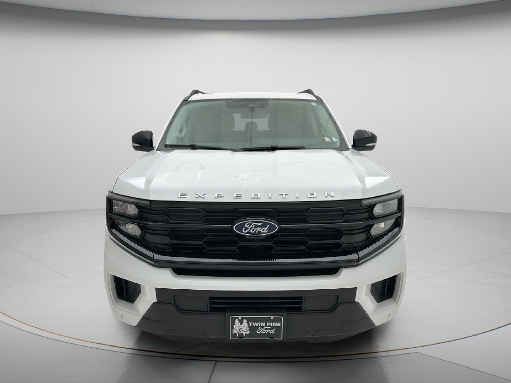 Used 2025 Ford Expedition Active AWD/4WD image 2