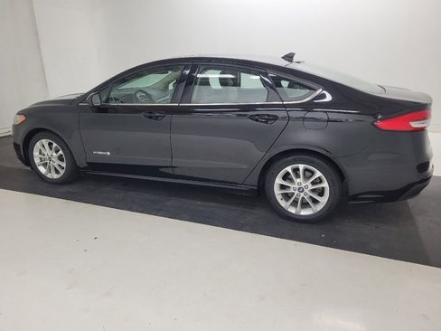 Used 2019 Ford Fusion SE FWD image 3