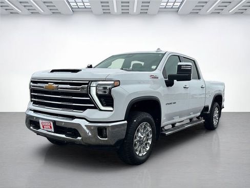 Used 2025 Chevrolet Silverado 2500 LTZ w/ LTZ Premium Package AWD/4WD image 8