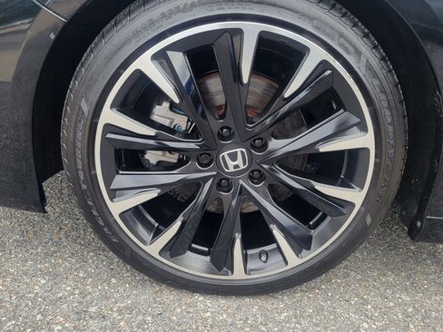 Used 2019 Honda Accord Sport image 10