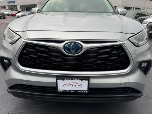 Used 2021 Toyota Highlander XLE AWD/4WD image 43