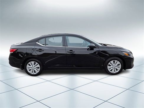 Used 2025 Nissan Sentra S w/ Lighting Package image 3