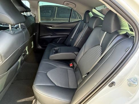 Used 2021 Toyota Camry SE FWD image 10