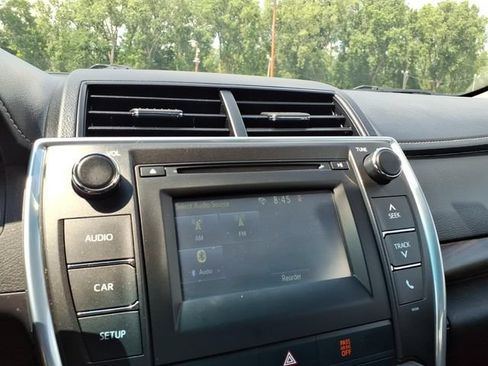 Used 2015 Toyota Camry LE FWD image 17
