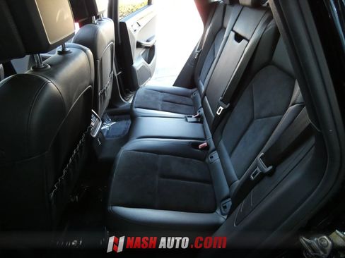 Used 2020 Porsche Macan AWD/4WD image 43
