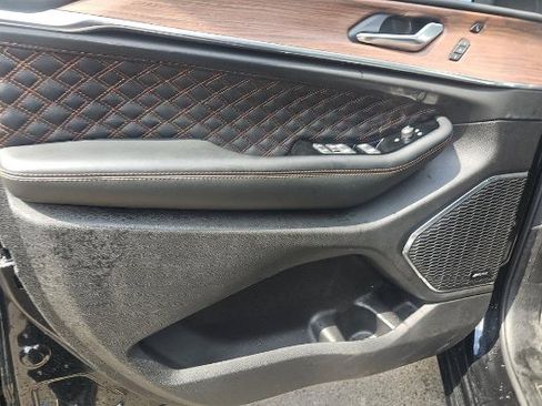 Certified 2025 Jeep Grand Cherokee L Summit w/ Luxury Tech Group V AWD/4WD image 14