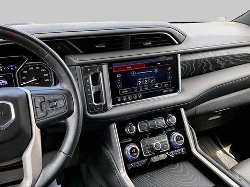 Used 2021 GMC Yukon Denali w/ LPO, Illumination Package RWD image 8