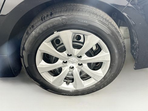 Used 2025 Toyota Corolla LE image 11