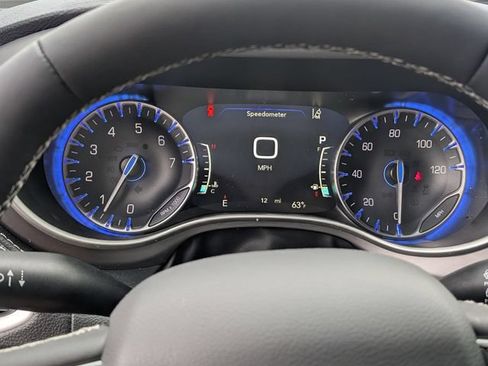 New 2027 Chrysler Pacifica Select FWD image 17