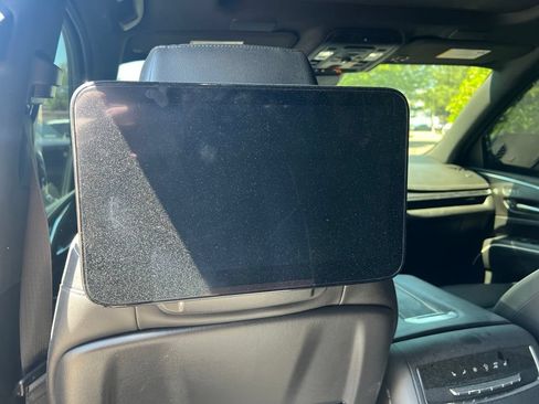 Used 2021 Cadillac Escalade Sport w/ LPO, Illumination Package AWD/4WD image 17