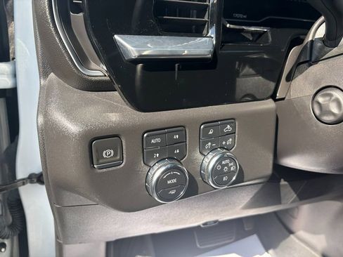 Used 2023 GMC Sierra 1500 SLT w/ SLT Premium Package image 7