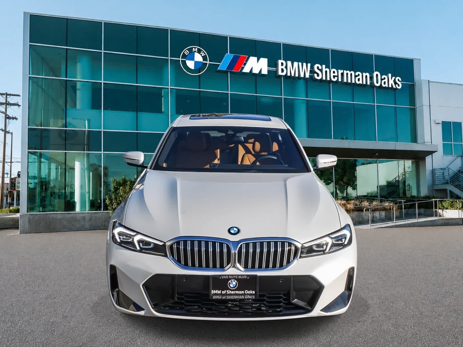 Used 2026 BMW 330i Sedan w/ M Sport Package RWD image 3