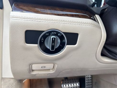 Used 2013 Mercedes-Benz SL 550 image 18