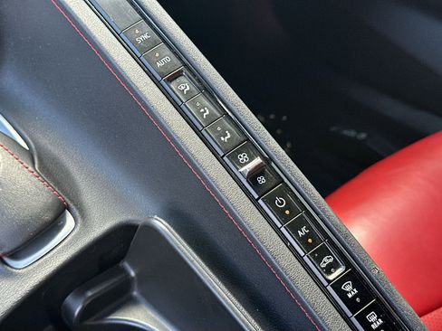 Used 2021 Chevrolet Corvette Stingray Coupe w/ Z51 Performance Package image 16
